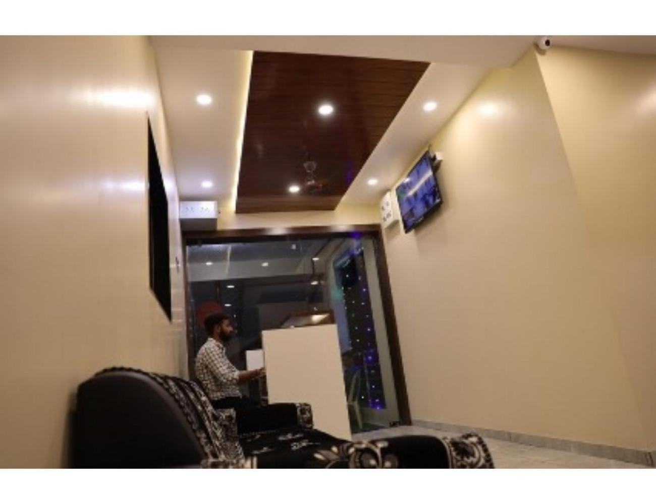 Hotel The Pill, Bhavnagar Exterior photo