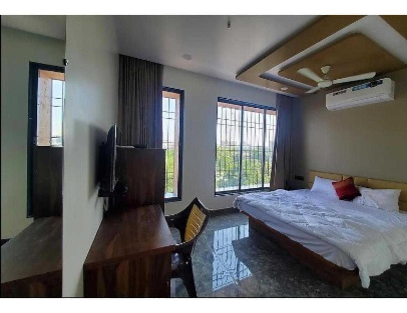 Hotel The Pill, Bhavnagar Exterior photo